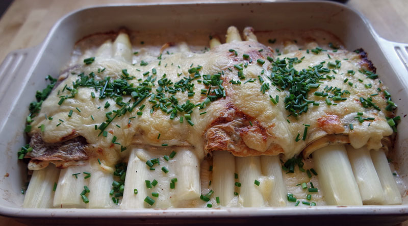 Überbackene Spargel-Pfannenkuchen-Röllchen » flott-kochen.de